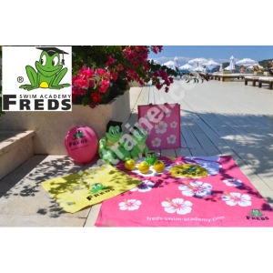 FREDS SWIM ACADEMY SUN & FUN RĘCZNIK HIBISKUS Z WELURU RÓŻOWY 70x140